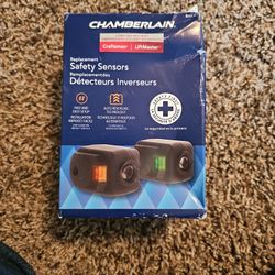 Chamberlain Garage Door. 820CB Garage Safety Sensors - Black