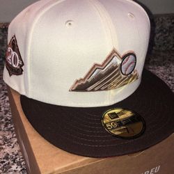 NEW ERA COLORADO ROCKIES 20TH ANNIVERSARY CREAM RED TWO TONE EDITION 59FIFTY FITTED HAT 