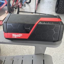 Milwaukee m12/m18 Bluetooth Speaker 