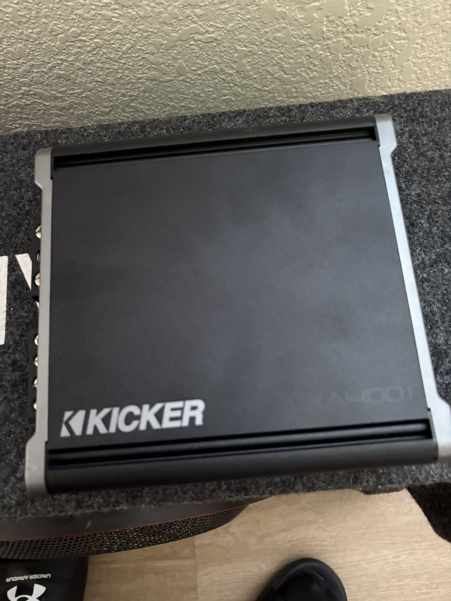 Kicker Amp
