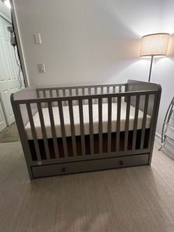 babyGap Graham 4-in-1 Convertible Crib with Storage Drawer