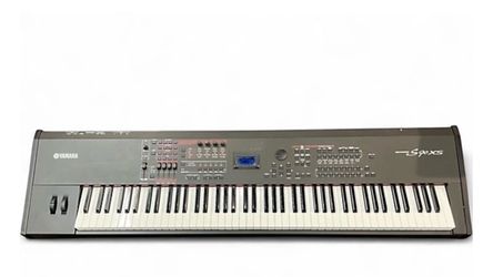 Yamaha s90xs keyboard/piano for sale OBO