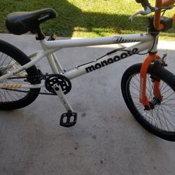 MONGOOSE Bmx $$45