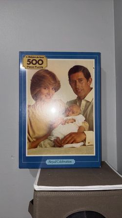 500 De-Luxe Fully Interlocking Jigsaw Puzzle. Royal Celebration