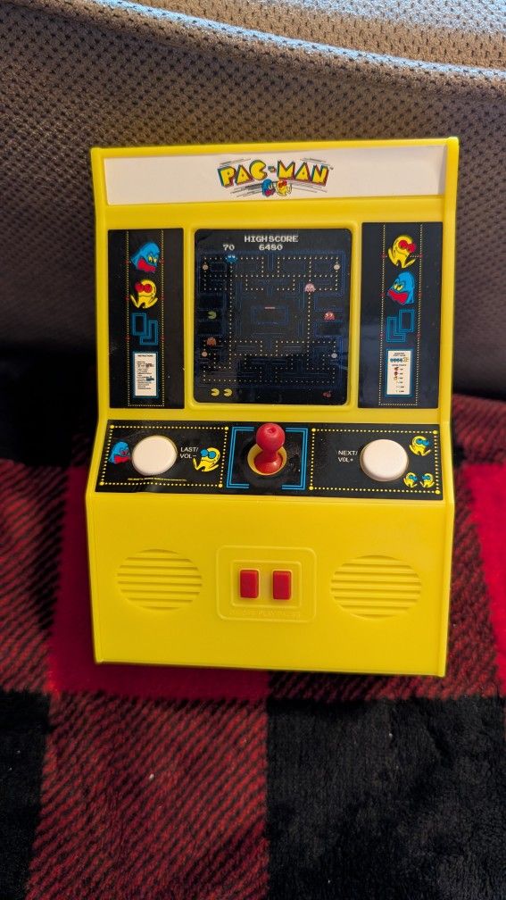 Small Pac Man Bluetooth Speaker