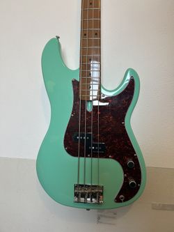 Sire P5 Bass