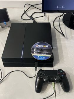 I'm selling a PS4 with cables, one controller, two digital games (FC 2026 and Call of Duty: Black Ops 2), and FIFA 16 on disc.