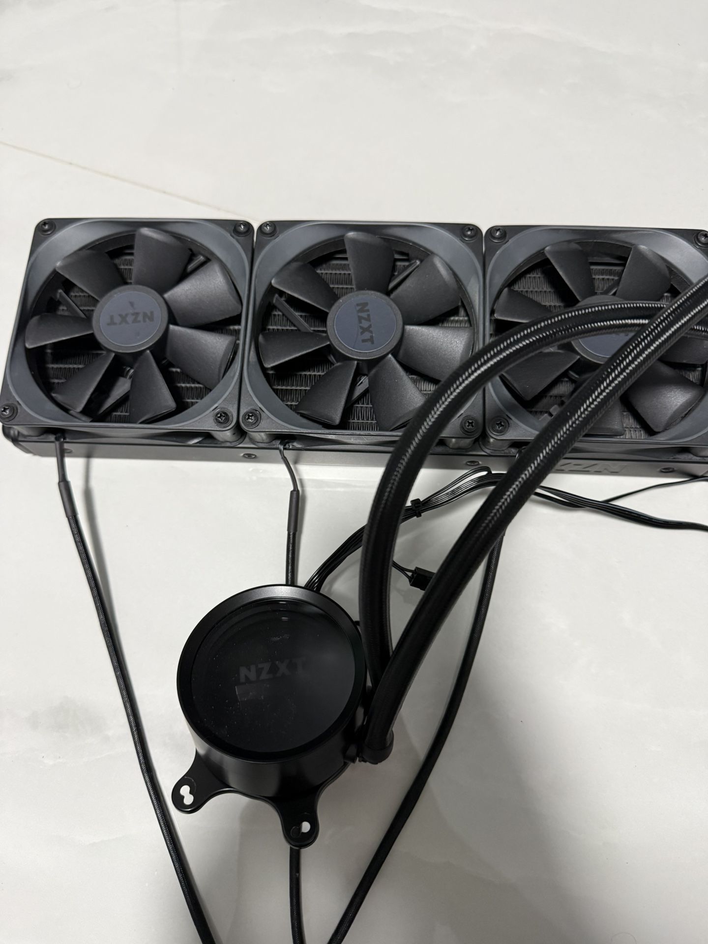 NZXT Kraken X73 Black - All-in-One RGB CPU Liquid Cooler