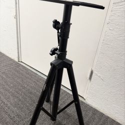 Heavy-Duty Scoreboard Tripod Stand