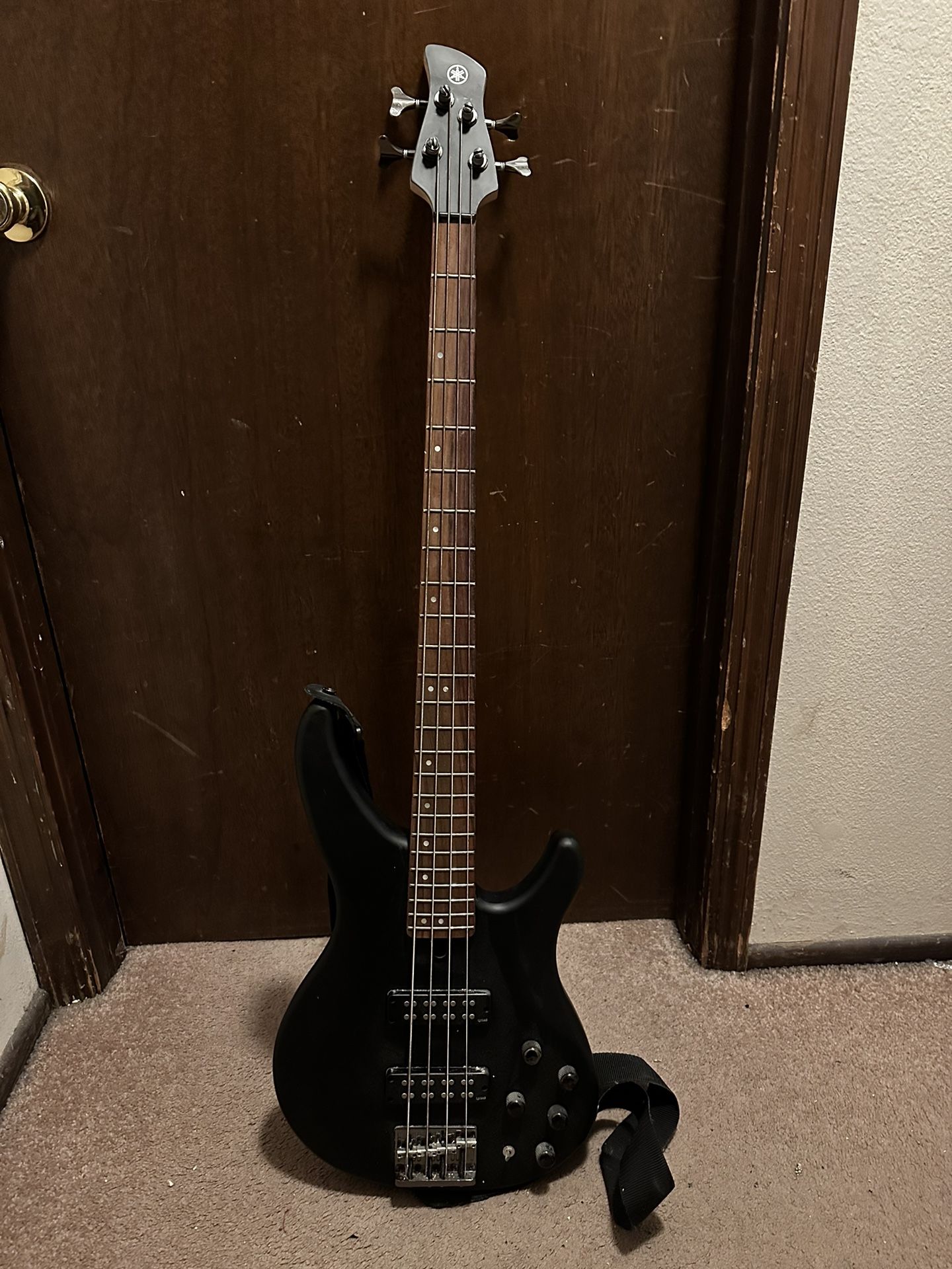 Yamaha TRBX504 Bass