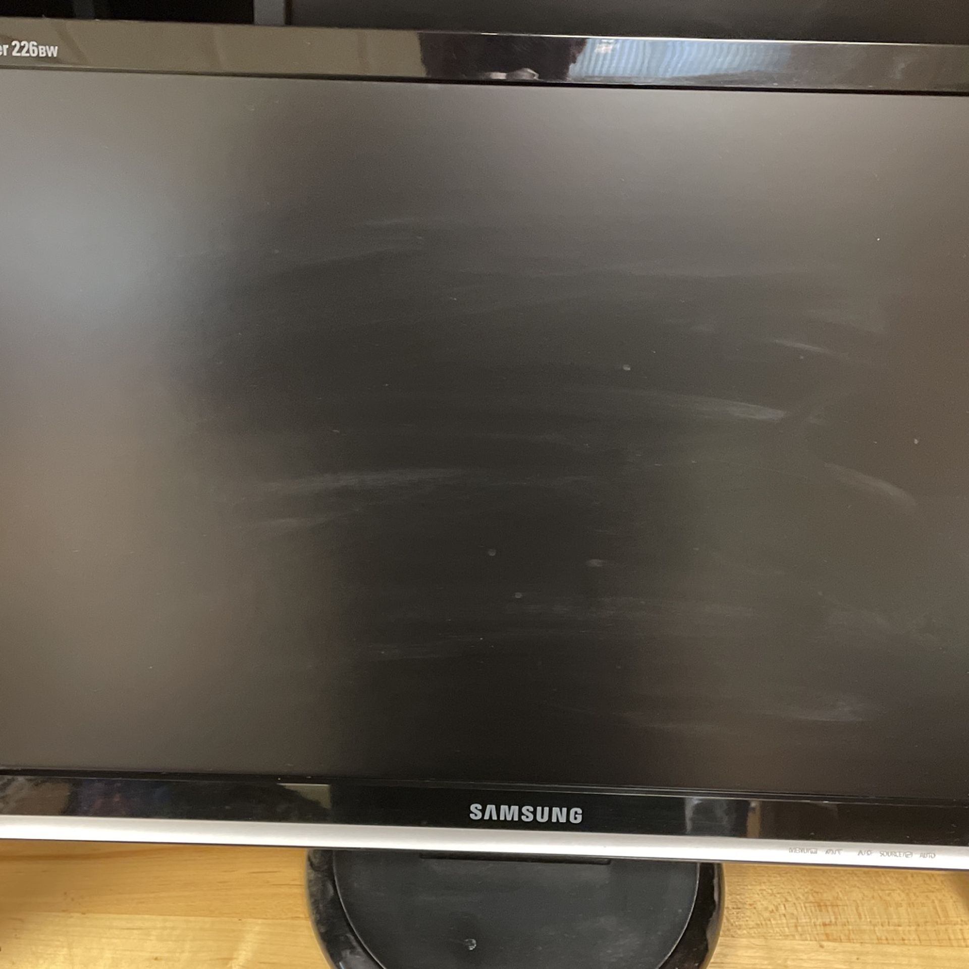 Samsung 225bw 226bm 22” VGA DVI Hdmi Monitor