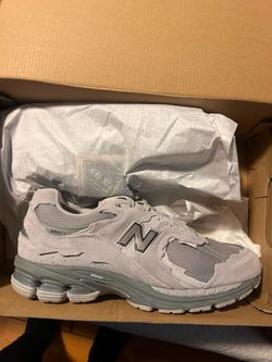 New balance 2002r