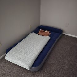 Air MATTRESS Built In Air Pump