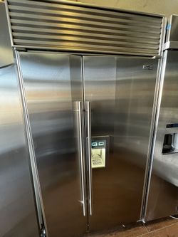 42” Subzero With External Dispenser Side-by-Side 