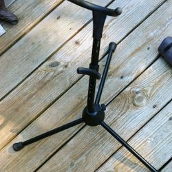 Guitar stand