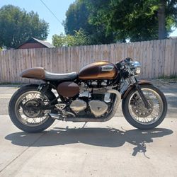 Triumph Thruxton 2012