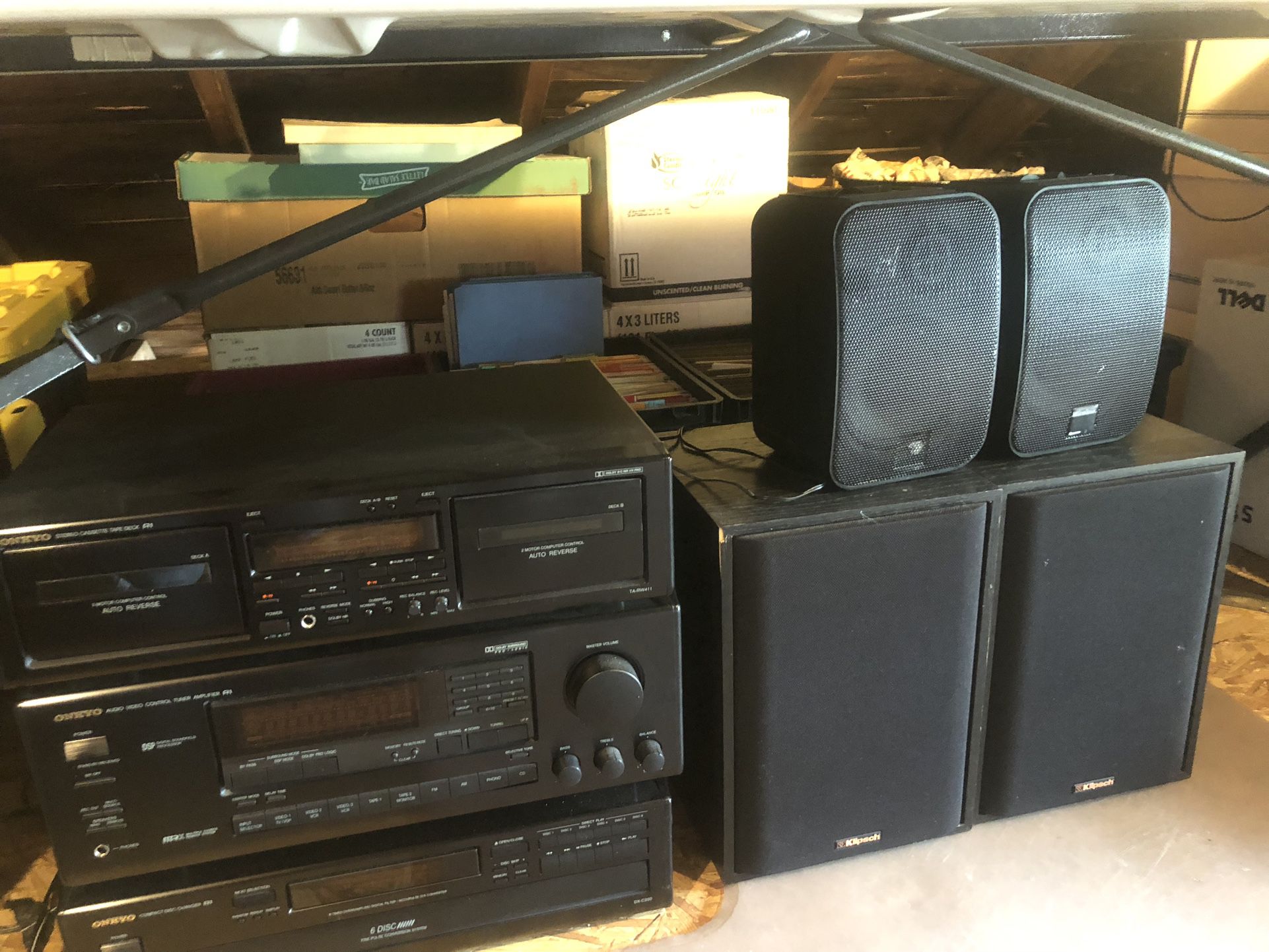 ONKYO-cassette, tuner & disc changer w/speakers 
