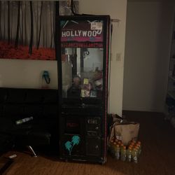 hollywood claw machine