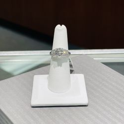 DIAMOND RING !