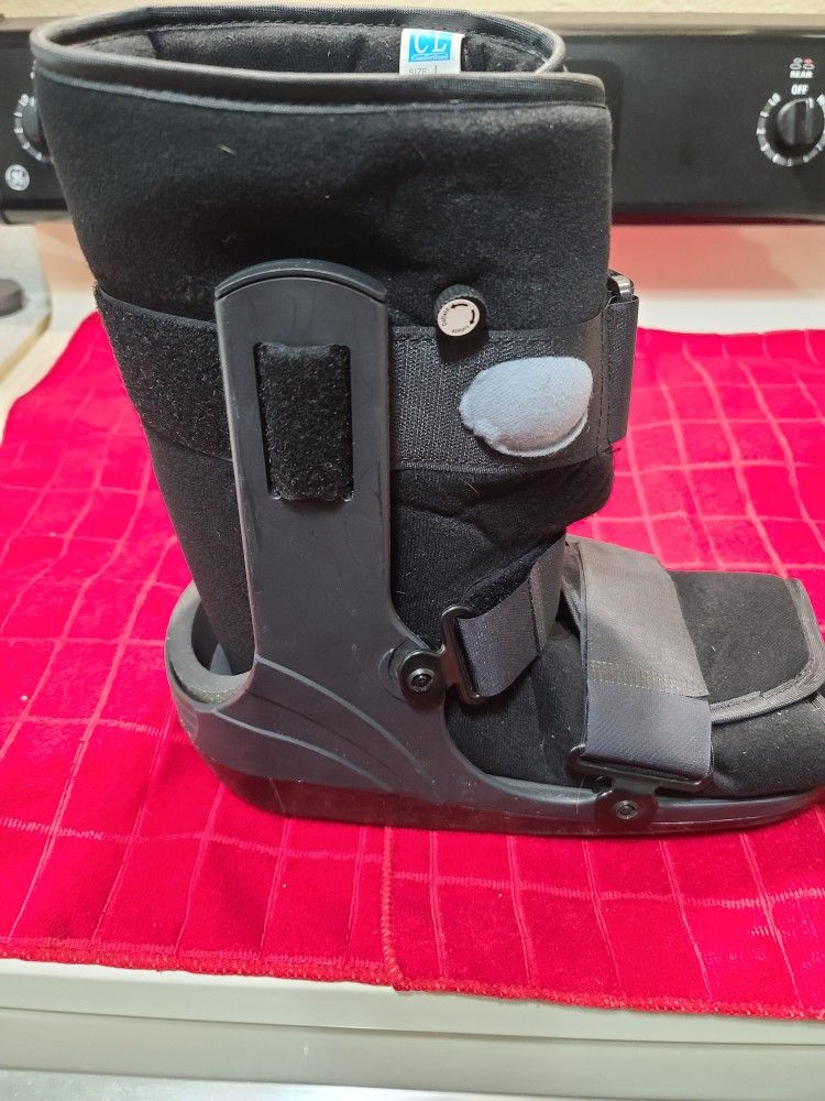 Large Orthopedic SHORT WALKER BOOT, Medical Ankle, Foot, Fracture Brace Air Pump