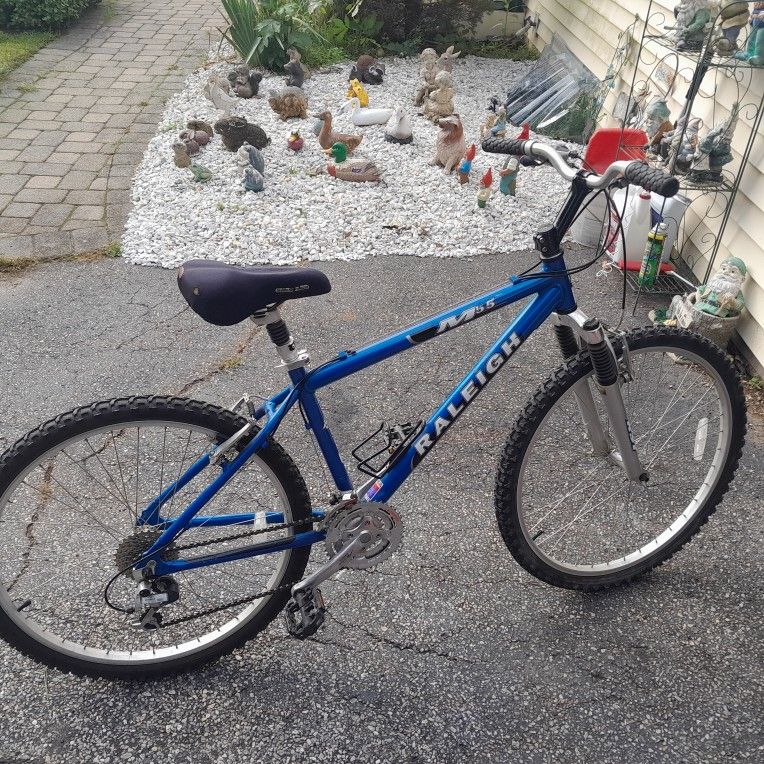 26 Inch Men's Raleigh M55. Mtn Bike 16 Inch Frame As Pictured