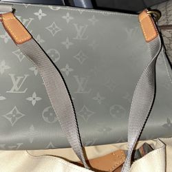 Louis Vuitton Defile Homme 2018 Collection Sidebag for Sale in Los