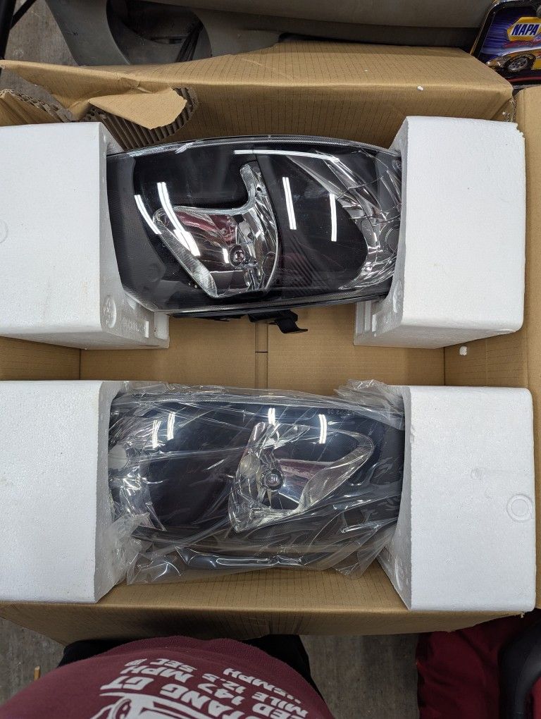 Headlights For Dodge Grand Caravan 01-07 Black