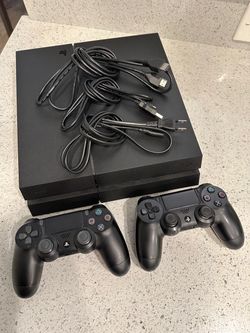 PS4 Sony PlayStation 4 500GB Console + 2 Controllers