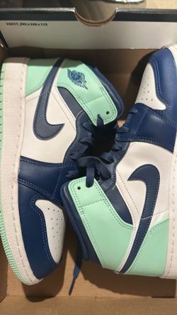 Air Jordan size 6.5Y new