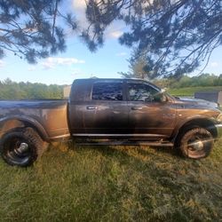 2014 Dodge Ram Laramie  Mega Cab 