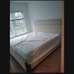 King Bed With Mattress 