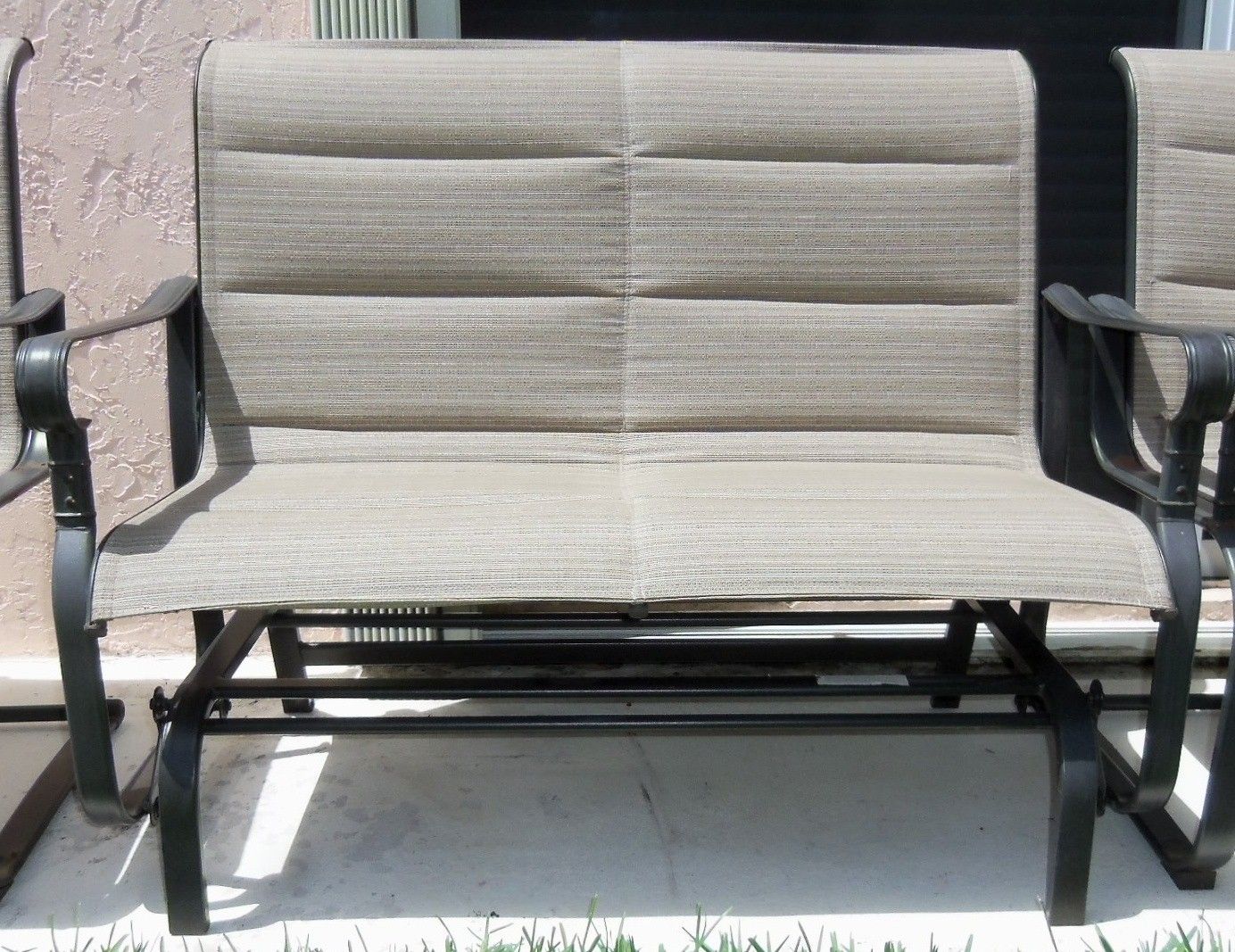 HAMPTON BAY BELLEVILLE 2 PERSON SLING OUTDOOR GLIDER LOVESEAT CHAIR
