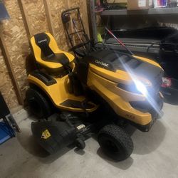 Cub Cadet XT1 Enduro LT 50 Riding Mower 24 HP Kohler