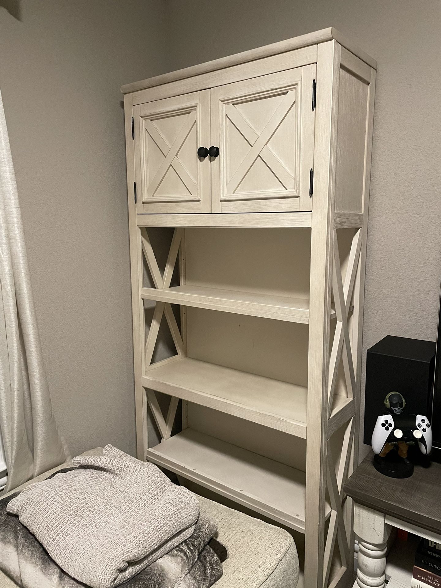 Ashley’s Bookshelf OBO