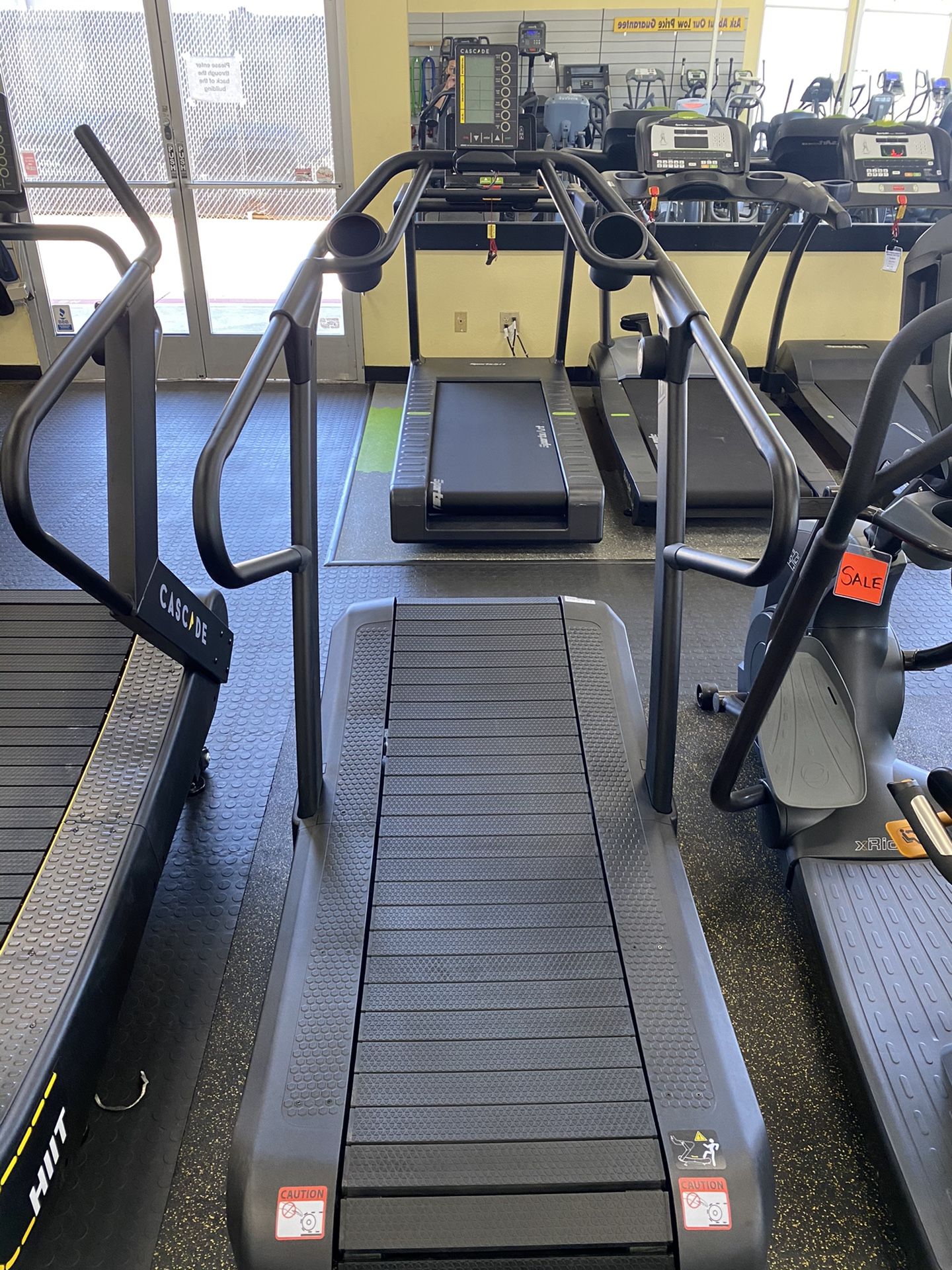 Cascade UltraRunner Curve Treadmill wSled