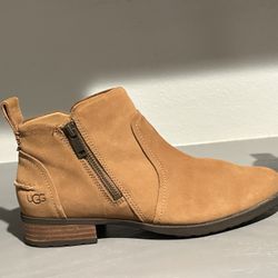 Uggs Woman Waterproof Boots 