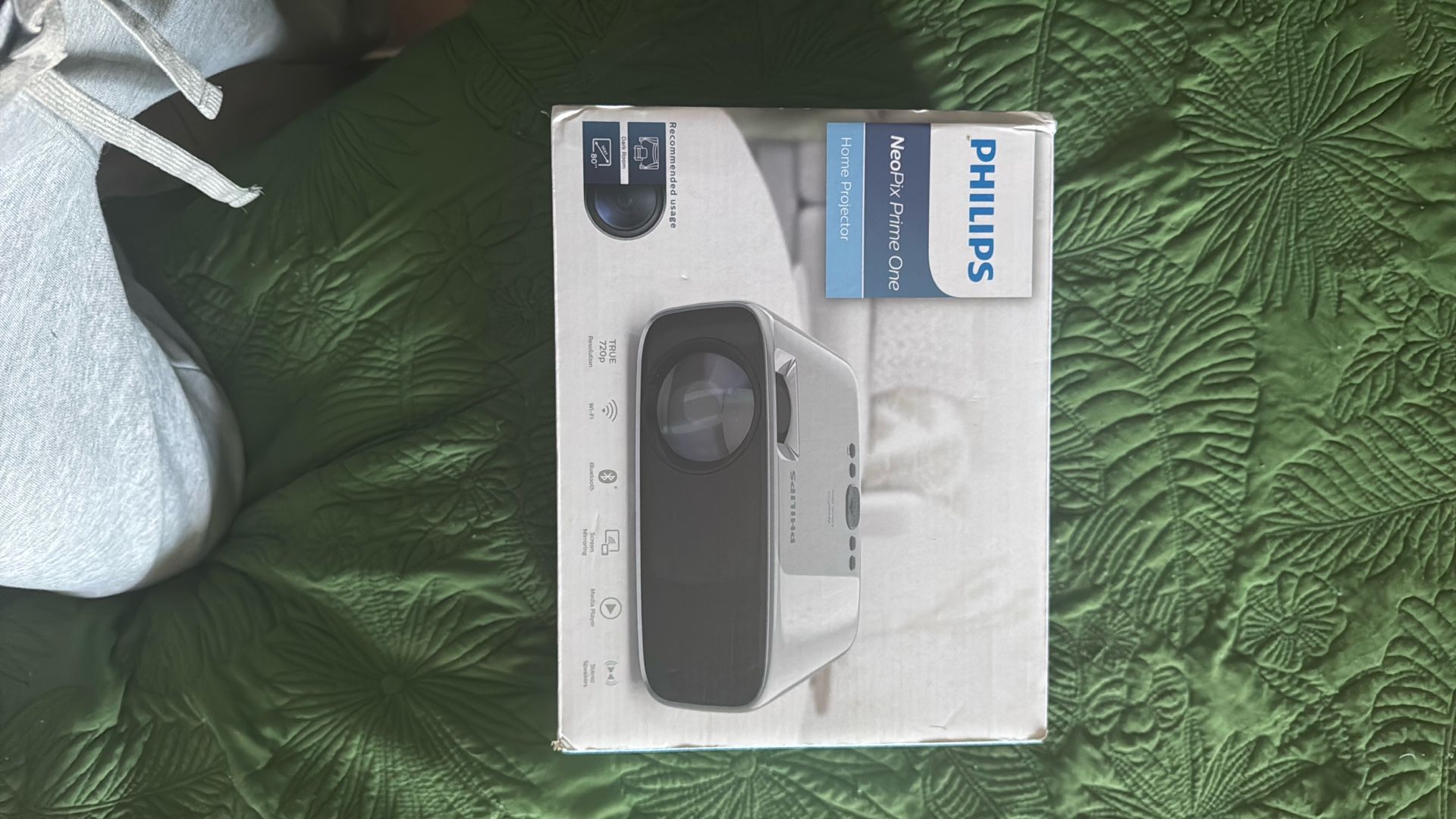 100β Screen Projector WiFi