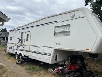 Jayco 5th Wheel Free.