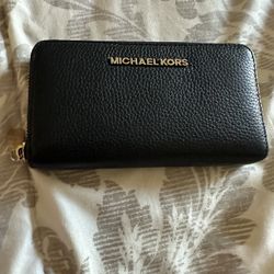 MK black wallet 