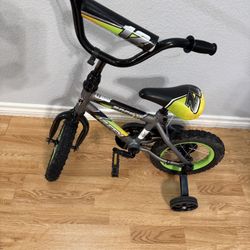 Boys' Bicycle With Training Wheels. 