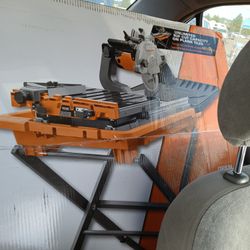 Brand New Ridgid 8 In Wet Tile Saw With Table