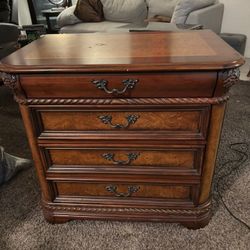 MUST GO!!! Beautifu Nightstand $100
