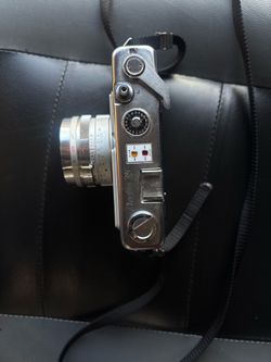Yashica Electro rangefinder