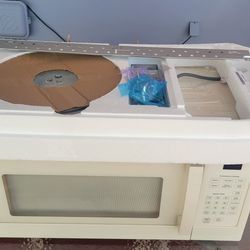 Microwave Over The Counter Only 6month  Used
