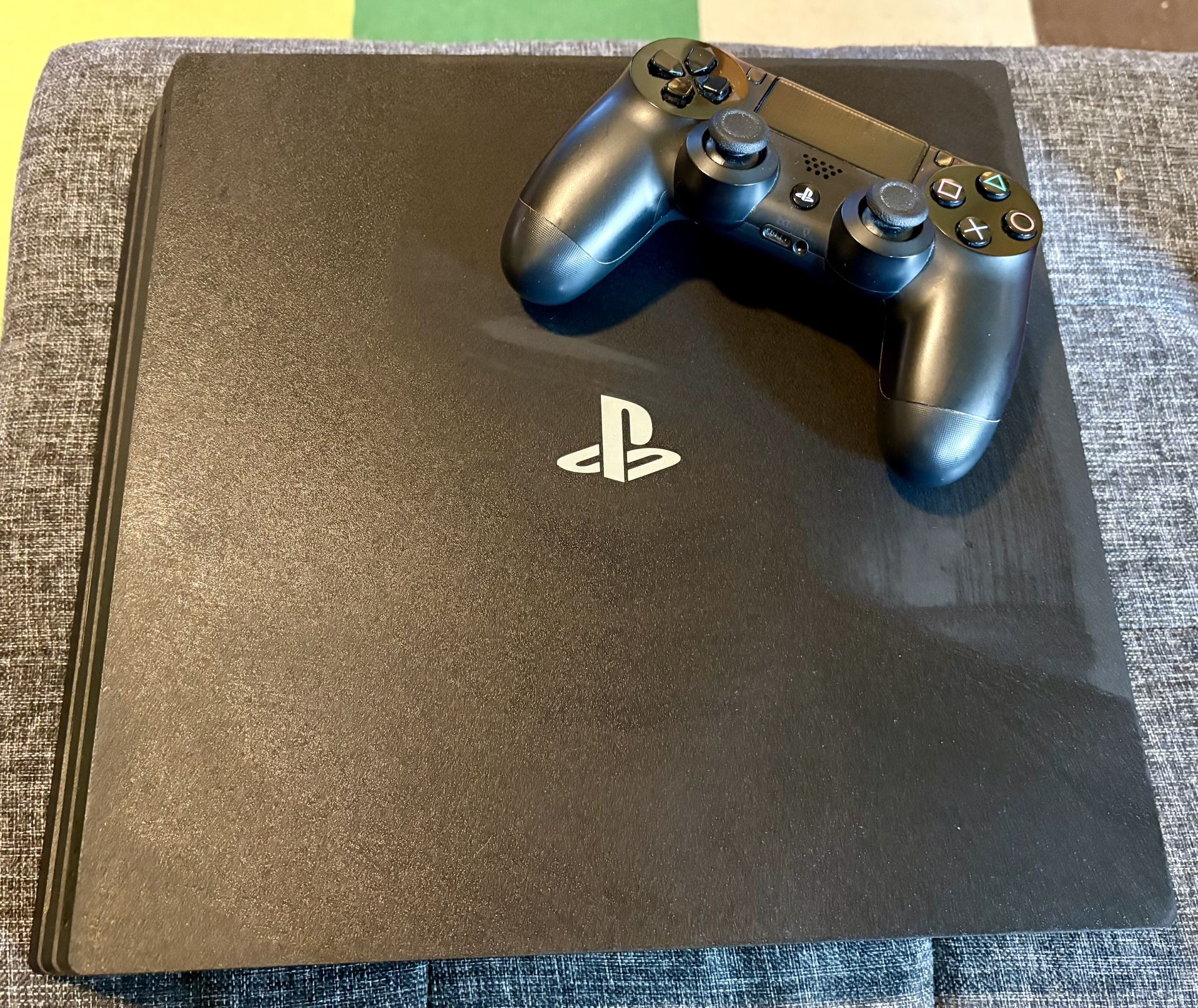 PS4 Pro - 1TB - PlayStation 4