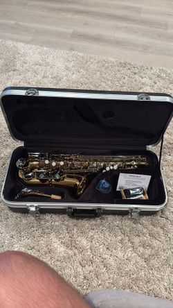 Giardinelli saxophone (willing to negotiate)￼