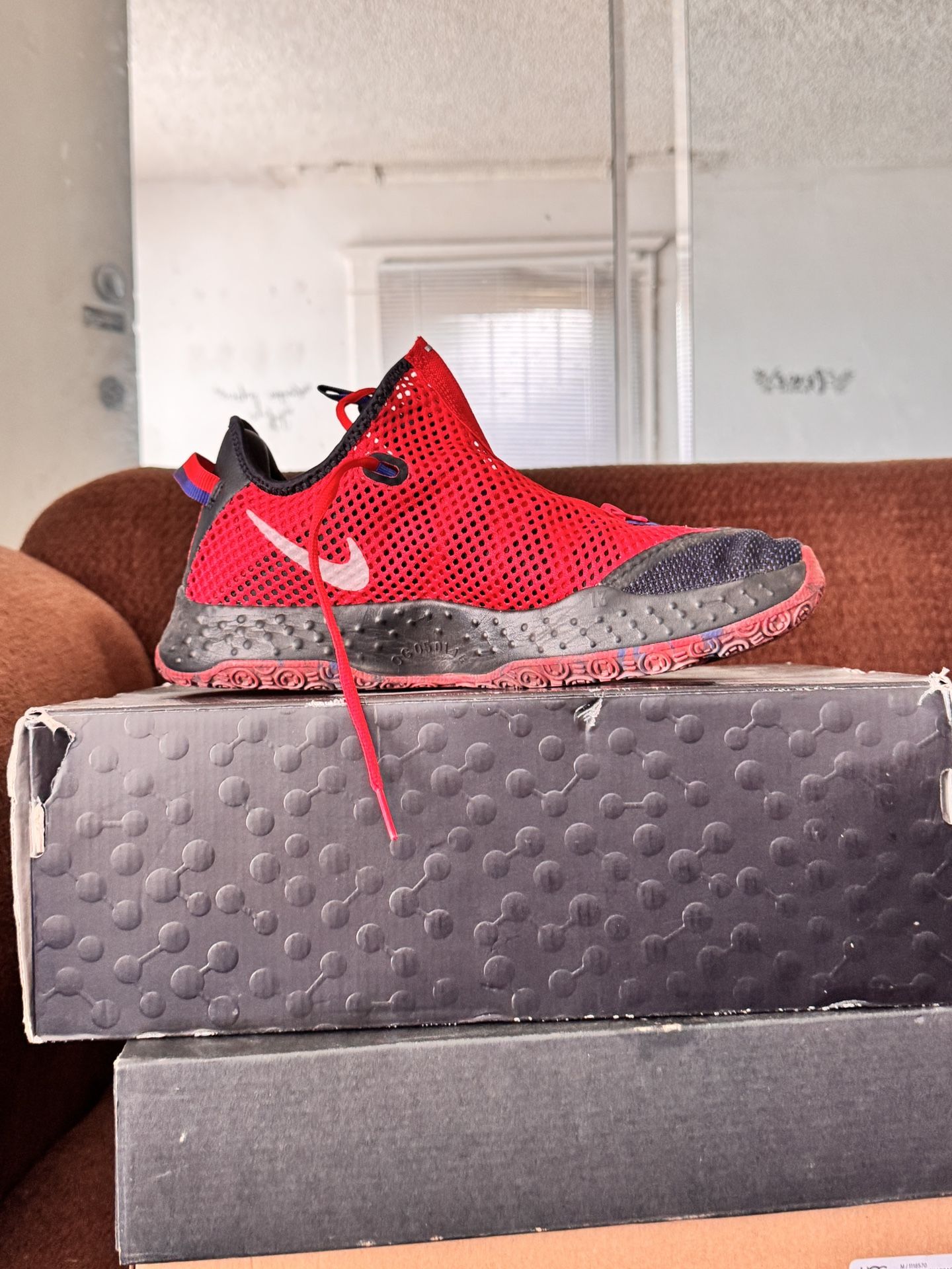 Nike Men’s Basketball Shoe