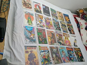 24 MIXED COMIC BOOKS