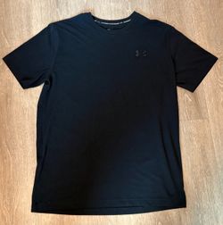Men’s Medium Under Armour Shirt