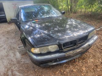 01 BMW 740IL BMW PARTS CAR LET ME KNOW WHAT PART YOU NEED
